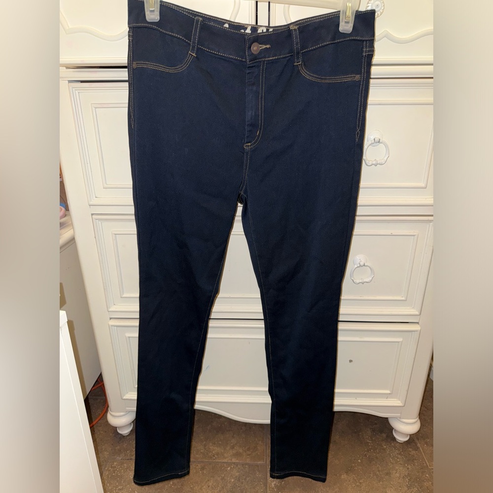Women’s skinny jeans